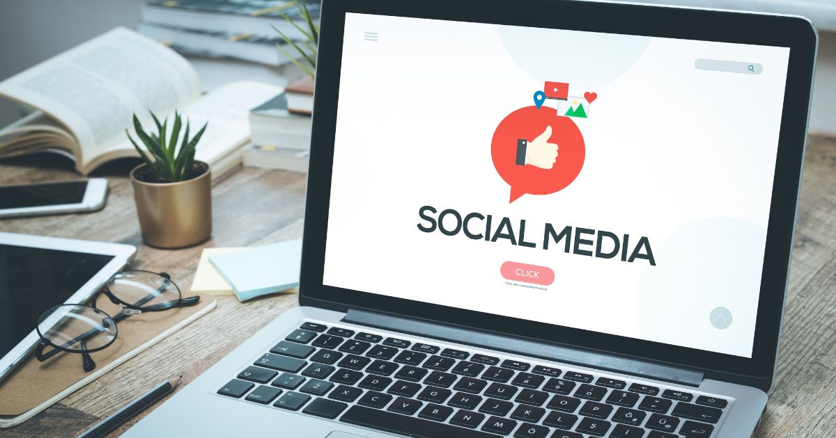 Công cụ social listening